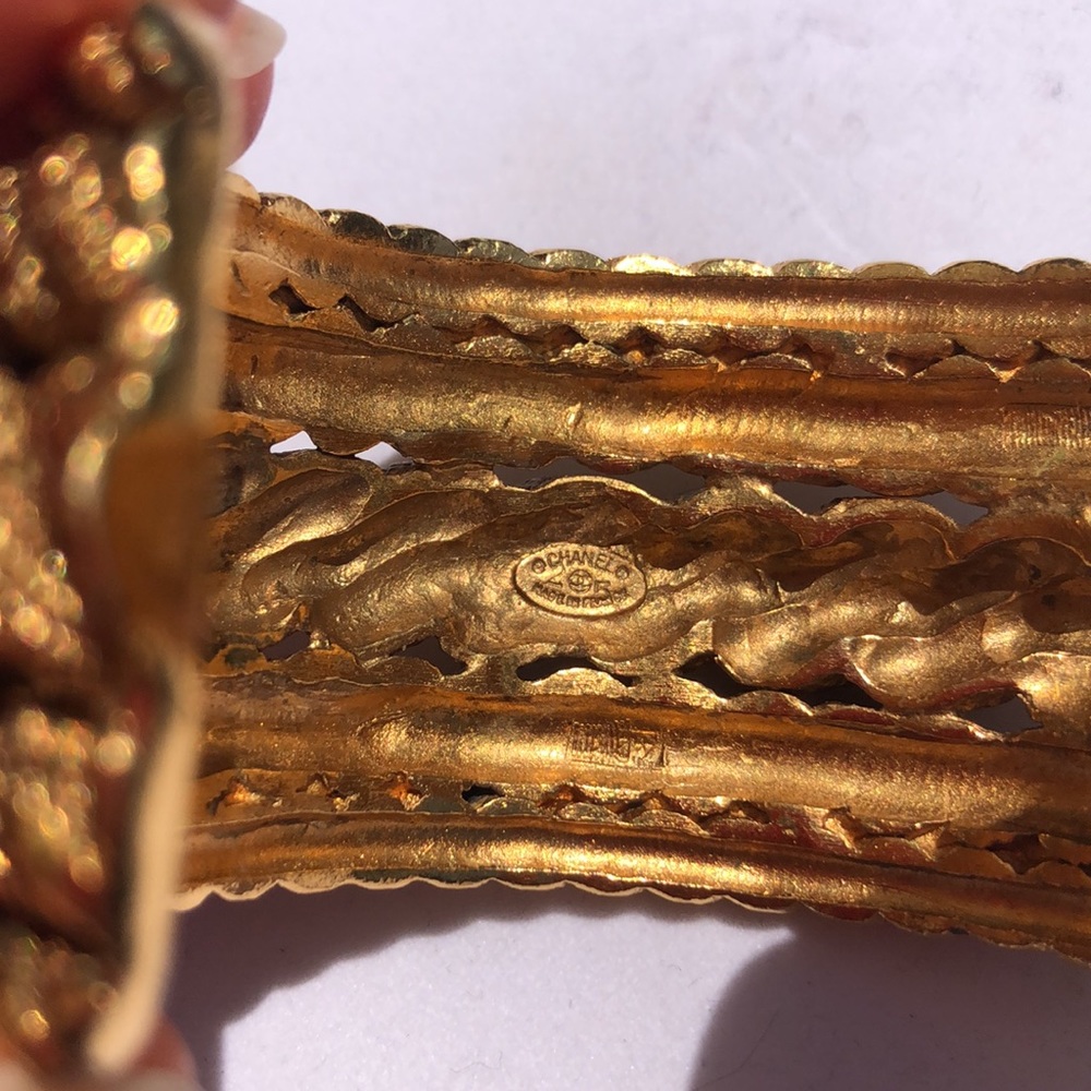 Chanel Authentic gold color twisted bracelet - Picture 3 of 13